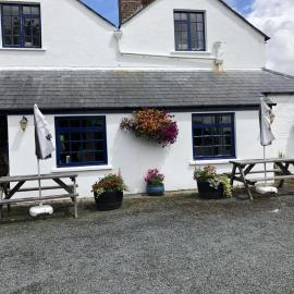 Blue Lion Inn, hotel in Lewdown