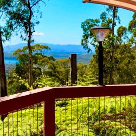 Melbourne Topview Villa in Dandenong ranges near Skyhigh、Kaloramaのホテル