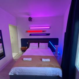 Roma Reva: design et home cinema, hotel in Nîmes