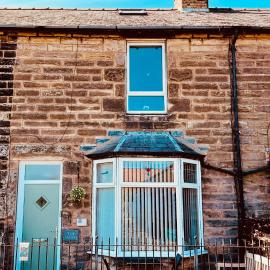 HomeDecor Cottages - The Sands Cottage, hotell i Seahouses