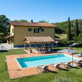 Podere Capanna - Il Tuo Rifugio di Relax nella Campagna Toscana, хотел в Монтекатини Вал ди Чечина