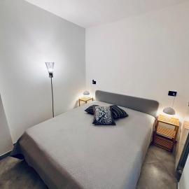 Hd Guesthouse Oasi urbana con parcheggio privato gratuito, fronte stazione, khách sạn ở Chivasso