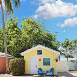 Tropical Cottages, hótel í Marathon