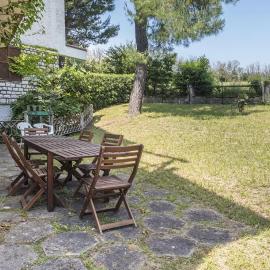 Marcelli, quadrilocale con giardino a 100mt dal mare - M088
