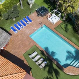 Fantasy Villa Valencia - Airport & Circuit Ricardo Tormo, מלון בצ'יווה