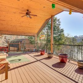 Table Rock Lake Cabin w/ Waterfront Views!, hotel a Shell Knob