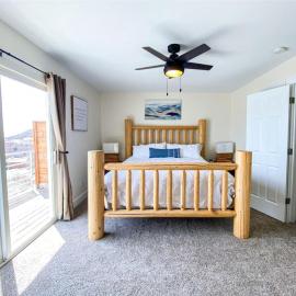 Lake View Condo 871 4 with amazing views, hotel in Garden City