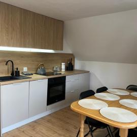 Apartament Gościnny Zakątek、Sumowoのホテル