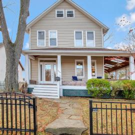 Spacious 5 BR house - 5 Min Walk to N-MC Stadium, hotell i Annapolis