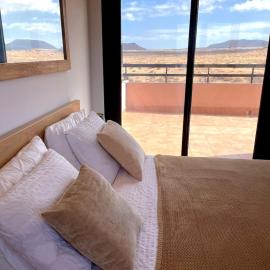 Casa Bonheur, Sea and Volcanoes View