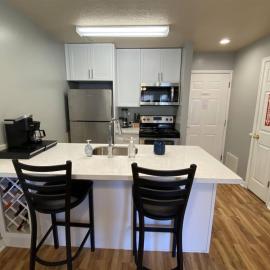 Beautiful Inn Building Condo 208 Pet friendly