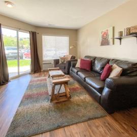 Inn Building Condo 102 Updated Ground Level, hotel in Garden City