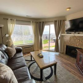 Inn Building Condo 103 updated, pool side view, hotel a Garden City