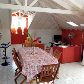 Haut de Villa LA FLEUR DE CANNE, hotel em Lamentin