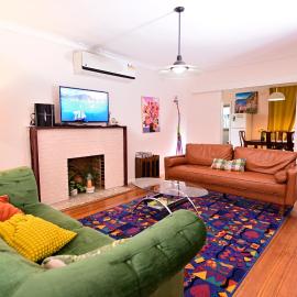 Two Pines, whole home in Tullamarine near airport!