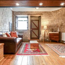 Cosy cottage with private parking, near Bath