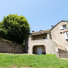 Gîte le prieuré 5/6 personnes, Hotel in Saint-Pierre-des-Tripiers