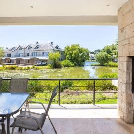 Pearl Valley Golf Estate Lodge 1E, hotelli kohteessa Simondium