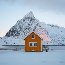 The Famous Yellow House, Hotel in Reine