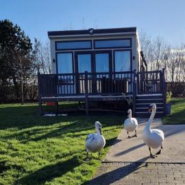 Lake District Willerby Vogue Lodge, Lake View on Haven Lakeland Gold Grade, hotel a Flookburgh
