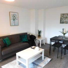 4 Bedroom Newly Refurbished Home in East Kilbride, hotel in East Kilbride