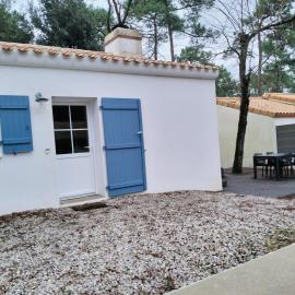 Maison à 500m de l'océan, khách sạn ở Longeville-sur-Mer