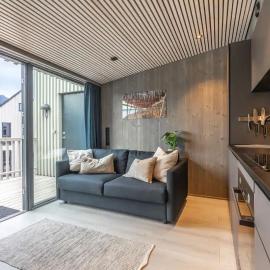 Modern apartment by the sea in Henningsvær, Hotel in Henningsvær