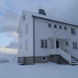House with amazing view & location in Tind, hotel a Sørvågen