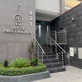 Hotel Precursores
