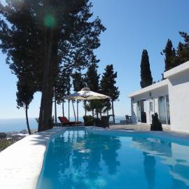 Cosy cottage with views of the Costa del Sol, hotell i Algarrobo