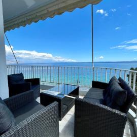 Apartment above the sea