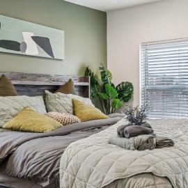 Luxurious couples suite KING BED, romantic, central, wifi、フィラデルフィアのホテル