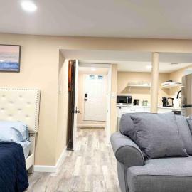 Lovely and newly constructed downtown studio, viešbutis mieste Montclair