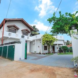 Green Gate House Apartments, hotel v destinaci Kochchikade