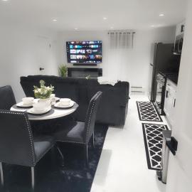 Baldwin, NY 1 Bedroom Apartment Queen Size Bed, hotel a Baldwin