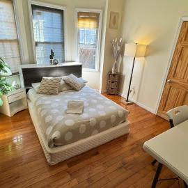Serenity Room JFK, hotel in Far Rockaway