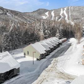 L'Adirondacks, hotel sa Stoneham