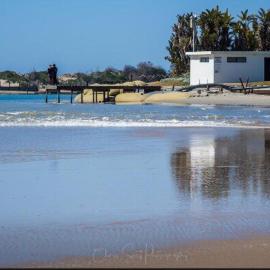 Shore Cottage- over the road to the water's edge!, hotel in Marina Glades