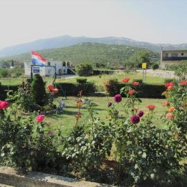 Cozy Nature House by Domljan Family, hotel v Omiši