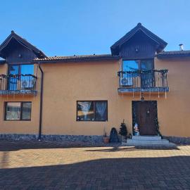 Pensiunea Bella Sacele, hotel em Săcele