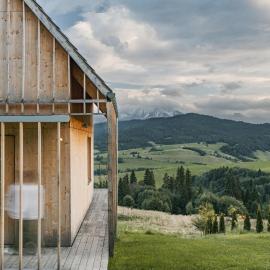 HONAY HOUSE with a stunning view of MOUNTAINS, hotell i Dursztyn