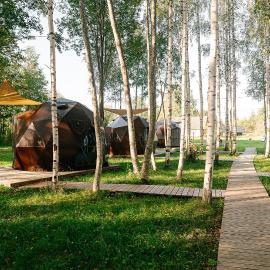 LES Glamping: Jõemetsa şehrinde bir otel