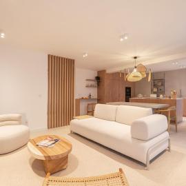 Stylish & Spacious Flat near the Beach by HostWise, hotel a Matosinhos