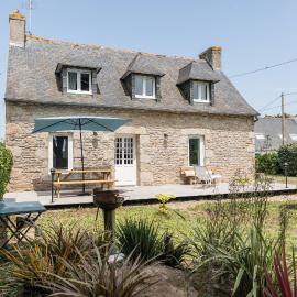 50 m de la plage - Maison pour 6 avec jardin, hotel in Tréffiagat
