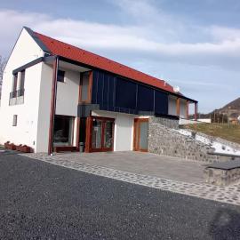Bandi Weekend House โรงแรมในSomlójenő