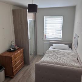 Private single bedroom in beautiful house
