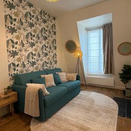 Le Petit Nid - cozy comfort close to Paris, khách sạn ở Clichy