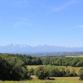 Hello Pyrenees, hotel in Castelvieilh