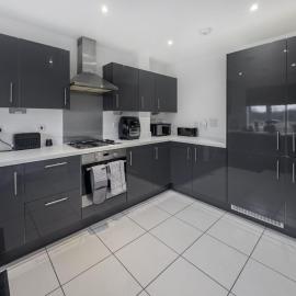 Sleeps 8 with Garden and Pet Friendly