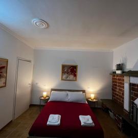 Spacious Apartments 6 Guests - 5 min Airport Ciampino - Train to Rome- LA MAISON, hotel en Ciampino